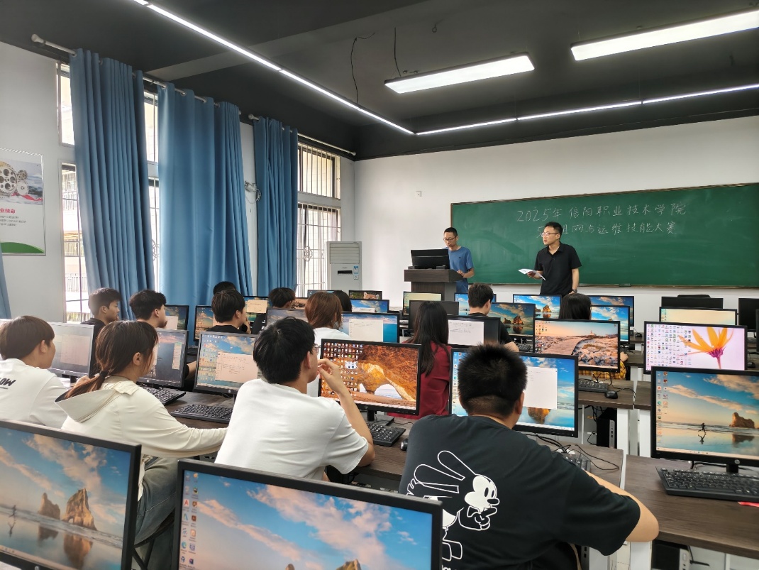 图书馆里的人们AI 生成的内容可能不正确。